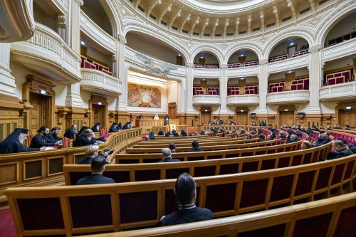 Ședință solemnă a Sfântului Sinod la Palatul Patriarhiei Poza 313165