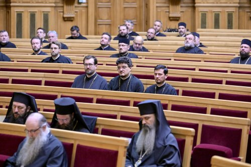 Ședință solemnă a Sfântului Sinod la Palatul Patriarhiei Poza 313173