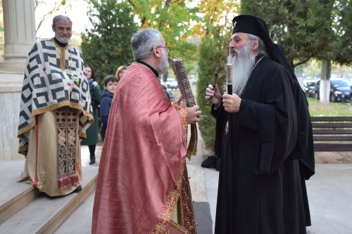 Un sfert de secol de la sfințirea Bisericii Sfântului Grigorie Palama din București Poza 313116