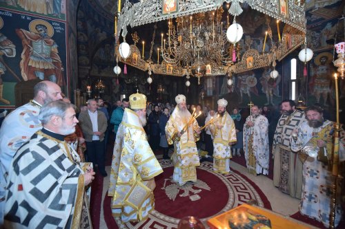 Un sfert de secol de la sfințirea Bisericii Sfântului Grigorie Palama din București