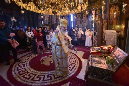 Un sfert de secol de la sfințirea Bisericii Sfântului Grigorie Palama din București Poza 313131