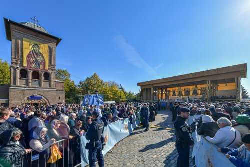 Cinstire evlavioasă a Ocrotitorului Bucureștilor pe Colina Bucuriei Poza 313828