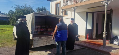 Mănăstirea Hadâmbu, în sprijinul familiilor afectate de inundații Poza 313904