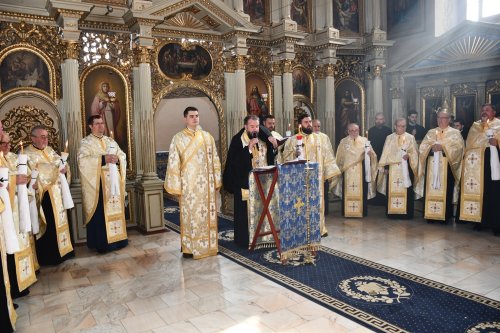 Protopop al Episcopiei Caransebeșului condus pe ultimul drum Poza 314185