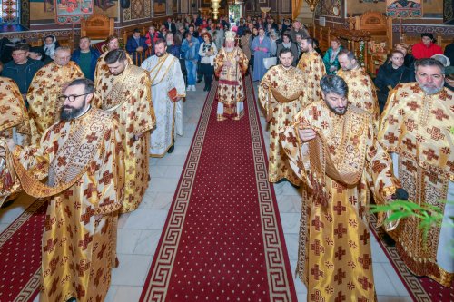 Inaugurarea noului așezământ pastoral-misionar al Parohiei Dorobanți din Capitală Poza 314347