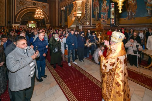 Inaugurarea noului așezământ pastoral-misionar al Parohiei Dorobanți din Capitală Poza 314365