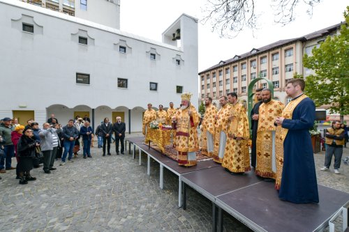 Inaugurarea noului așezământ pastoral-misionar al Parohiei Dorobanți din Capitală Poza 314375