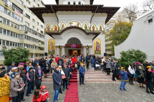 Inaugurarea noului așezământ pastoral-misionar al Parohiei Dorobanți din Capitală Poza 314376