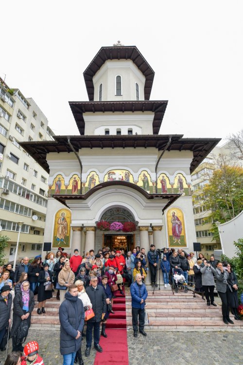 Inaugurarea noului așezământ pastoral-misionar al Parohiei Dorobanți din Capitală Poza 314378