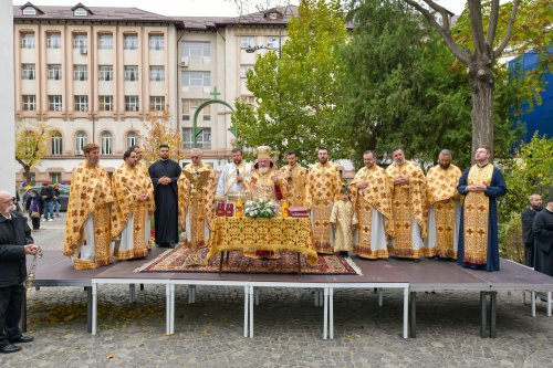 Inaugurarea noului așezământ pastoral-misionar al Parohiei Dorobanți din Capitală Poza 314380