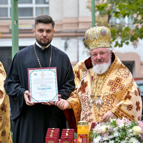 Inaugurarea noului așezământ pastoral-misionar al Parohiei Dorobanți din Capitală Poza 314386