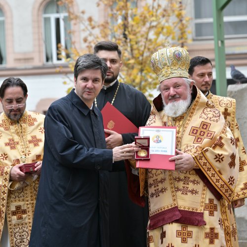 Inaugurarea noului așezământ pastoral-misionar al Parohiei Dorobanți din Capitală Poza 314392