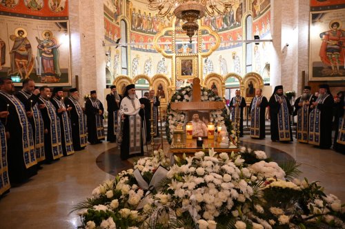 Părintele arhimandrit Nicolae Moldovan, stareţul Mănăstirii Nicula - un monah misionar, harnic şi jertfelnic Poza 314315