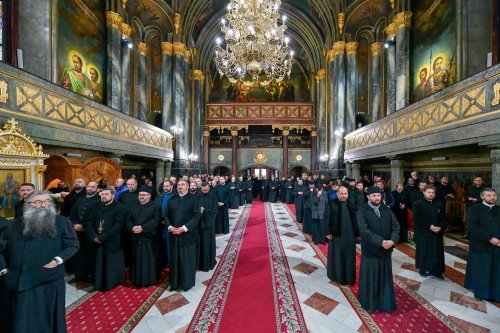 Clericii prahoveni s-au reunit la Palatul Patriarhiei Poza 314811