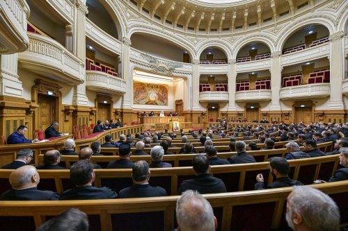 Clericii prahoveni s-au reunit la Palatul Patriarhiei Poza 314834