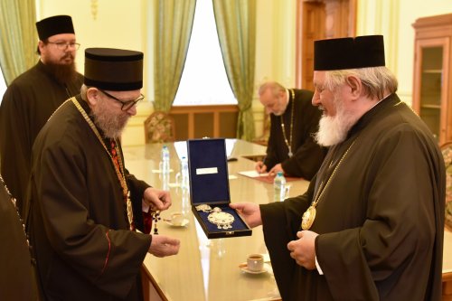 Oaspeți ortodocși sârbi în vizită la Patriarhia Română Poza 314800