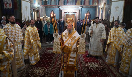 Zi aniversară pentru Episcopul Oradiei Poza 314782