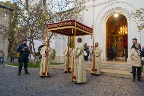 Începutul sărbătorii Sfântului Ierarh Nectarie la Mănăstirea Radu Vodă Poza 315193