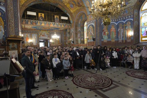 Moment al împlinirilor în Parohia „Sfinții Voievozi” din Urlați Poza 315417