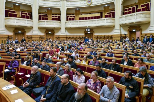 Conferință națională dedicată artei bisericești la Palatul Patriarhiei Poza 315637