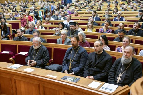 Conferință națională dedicată artei bisericești la Palatul Patriarhiei Poza 315656