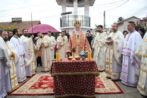 Sfințirea Bisericii „Sfântul Proroc Ilie Tesviteanul” din Bumbești-Jiu Poza 315613