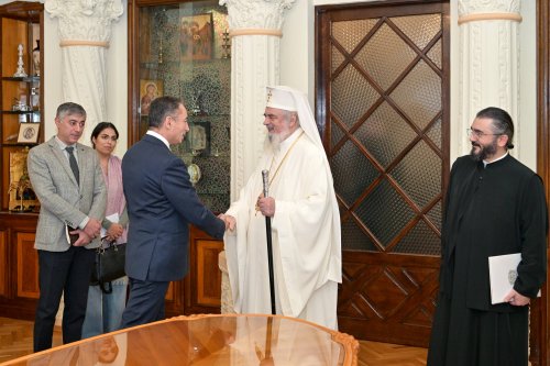 Ambasadorul Azerbaidjanului, în vizită la Patriarhia Română Poza 316045