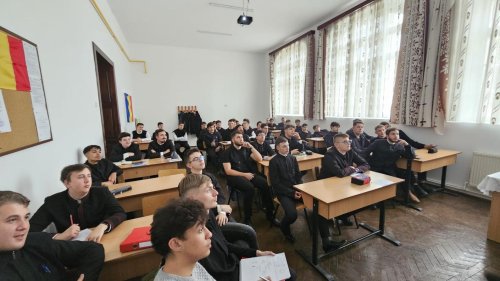 Proiect desfășurat de Liceul Teologic „Episcop Melchisedec” din Roman Poza 316004