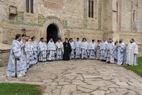 Slujire arhierească la Mănăstirea Neamț, în cinstea Sfântului Cuvios Paisie  Poza 316081