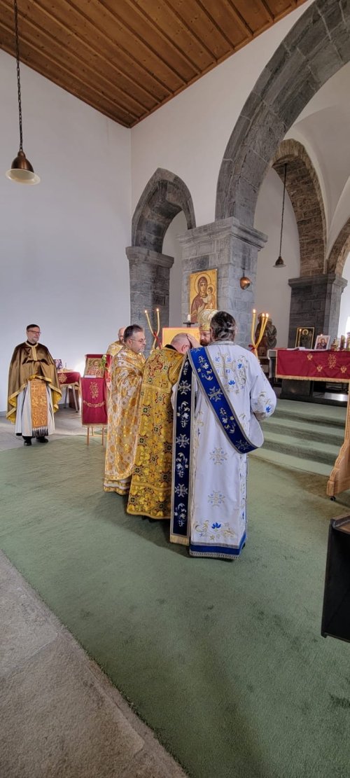 Moment aniversar pentru o parohie românească din diasporă Poza 316277