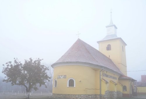 Târnosirea bisericii din Parohia Ighiu, Protopopiatul Alba Iulia Poza 316230