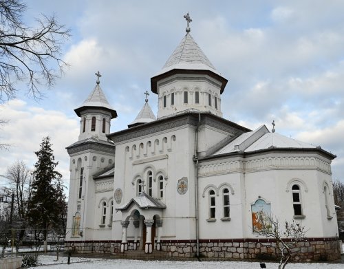 Slujirile ierarhilor hunedoreni la praznicul Intrării în biserică a Maicii Domnului Poza 316538