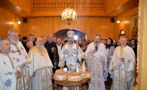 Slujirile ierarhilor hunedoreni la praznicul Intrării în biserică a Maicii Domnului Poza 316539