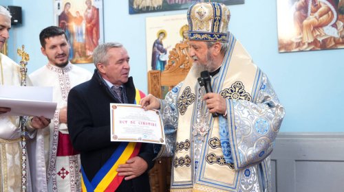 Liturghie arhierească la hramul bisericii din Vad, judeţul Braşov Poza 316568