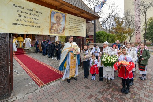 O nouă raclă pentru moaștele Sfântului Cuvios Antonie de la Iezerul Vâlcii Poza 316583