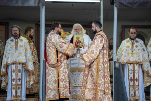 Liturghie arhierească la Catedrala Arhiepiscopală din Suceava Poza 316712