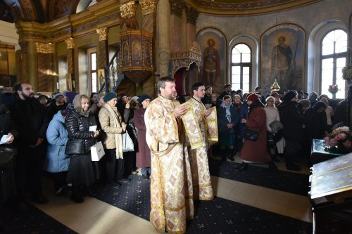 Paraclisul universitar „Sfânta Ecaterina” și-a sărbătorit hramul Poza 316741