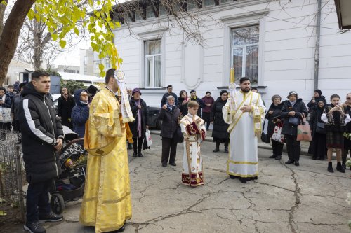 Sărbătoarea Sfântului Stelian în biserica sa bucureșteană Poza 316873