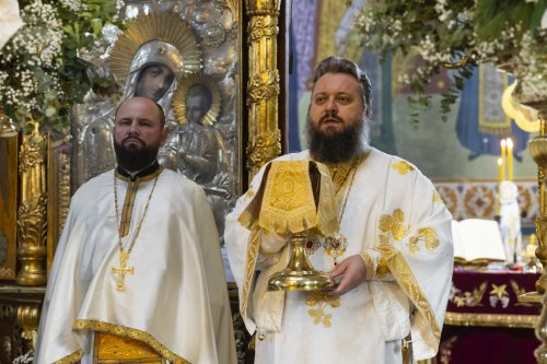 Sărbătoarea Sfântului Stelian în biserica sa bucureșteană Poza 316878