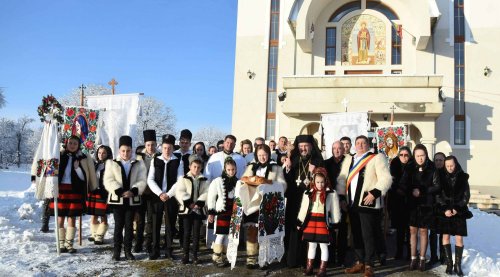 Episcopul Caransebeșului într‑o comunitate din Maramureș Poza 316991