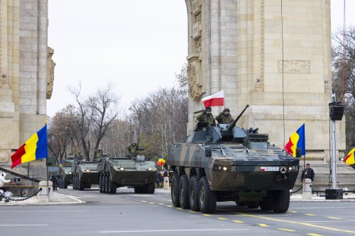 Parada militară de 1 Decembrie la Arcul de Triumf Poza 317431