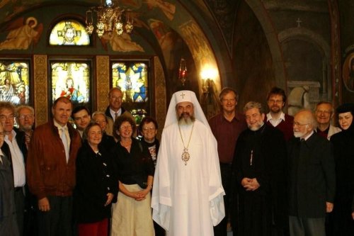 Trei decenii de activitate liturgică, pastorală şi culturală românească la Lausanne, cantonul de Vaud, Elveția Poza 317386