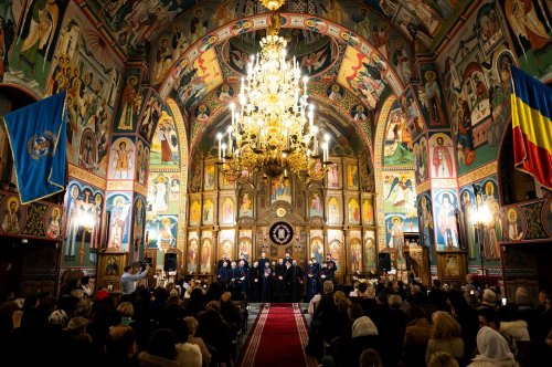 Concert de colinde la Biserica „Sfinţii Trei Ierarhi” din Braşov Poza 317553