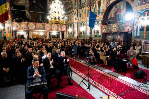 Concert de colinde la Biserica „Sfinţii Trei Ierarhi” din Braşov Poza 317554