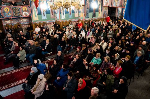 Concert de colinde la Biserica „Sfinţii Trei Ierarhi” din Braşov Poza 317555