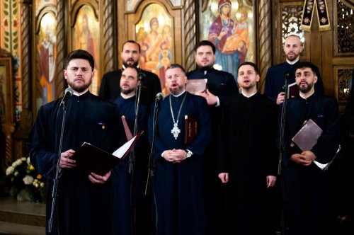 Concert de colinde la Biserica „Sfinţii Trei Ierarhi” din Braşov Poza 317556