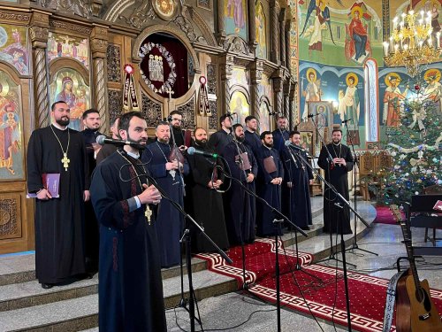 Concert de colinde la Biserica „Sfinţii Trei Ierarhi” din Braşov Poza 317560