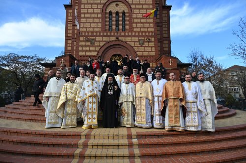 Hram în parohia orădeană ocrotită de Sfântul Apostol Andrei Poza 317694