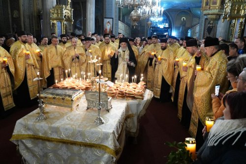 Cinstirea Sfântului Nicolae la Brăila prin procesiuni și ajutorarea semenilor Poza 317834