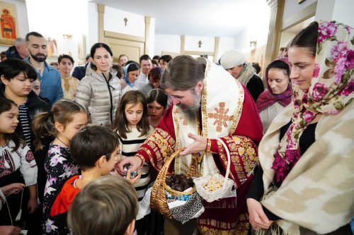 Episcopul Europei de Nord în mijlocul românilor din Suedia și Italia Poza 317855